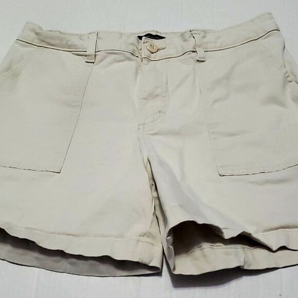 Lee Legendary Regular Fit Cream Mid Rise Rolled Hem Utility Shorts - Picture 3 of 13